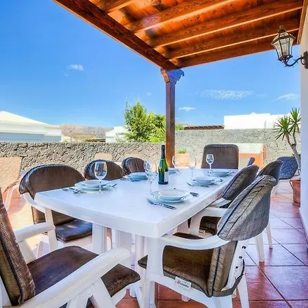 Villa Puerto Del Carmen Sleeps 8 Pool Wifi *